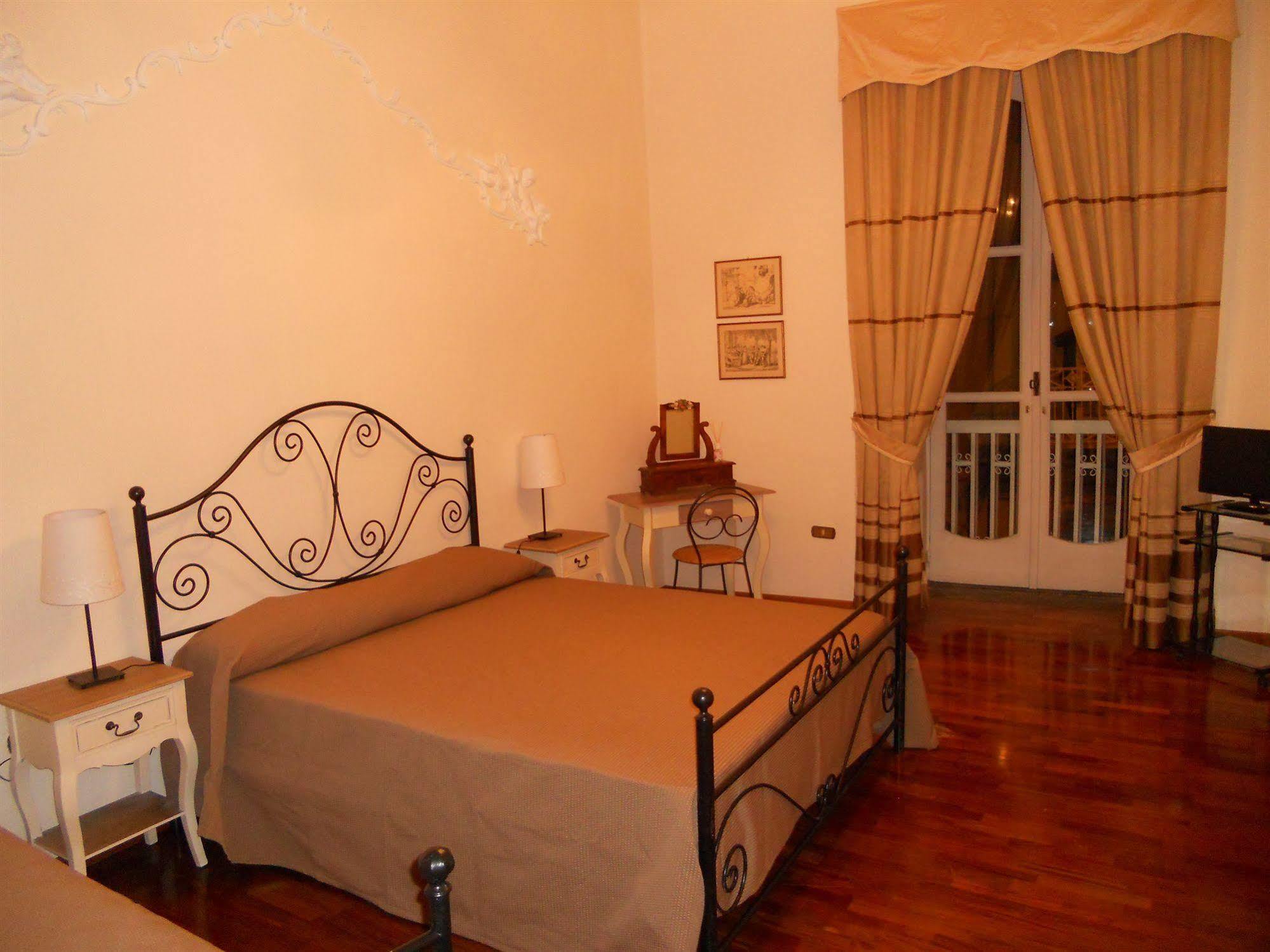 נאפולי Palazzo Magnocavallo B&B מראה חיצוני תמונה