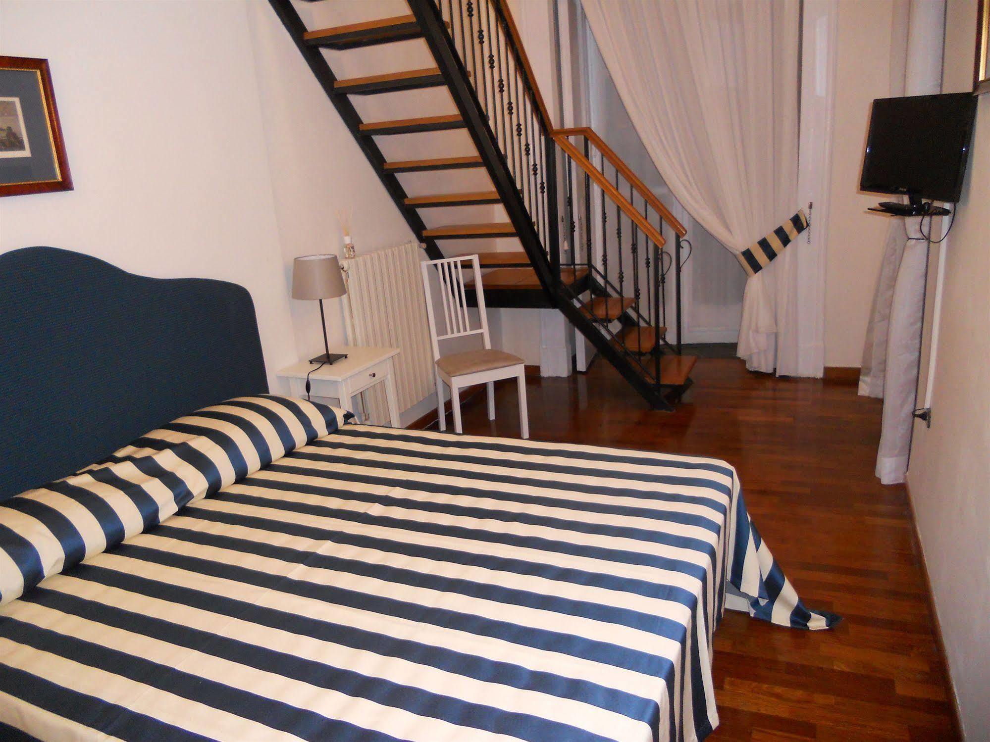 נאפולי Palazzo Magnocavallo B&B מראה חיצוני תמונה