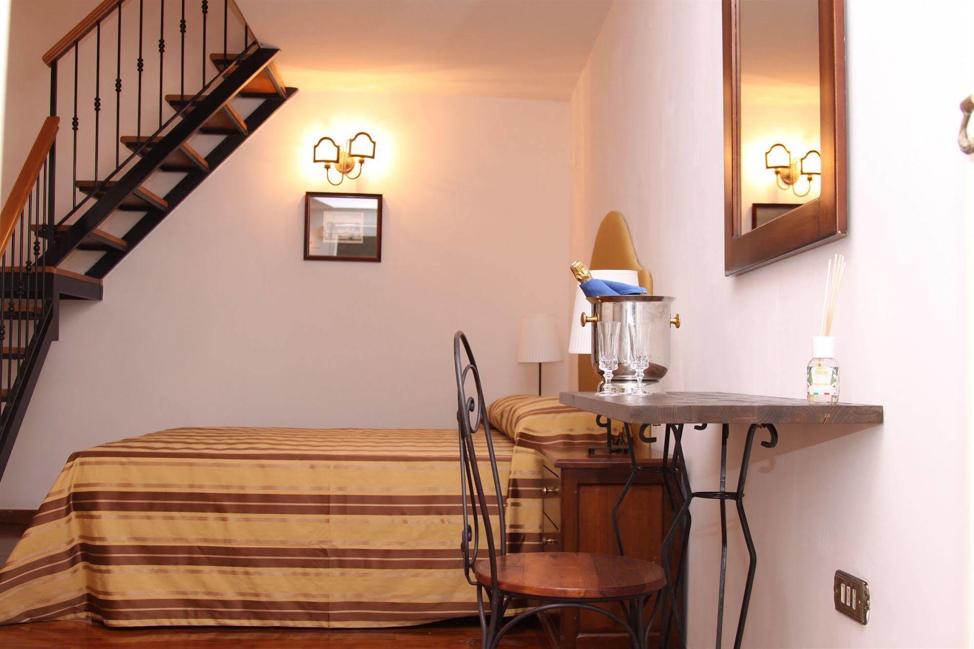 נאפולי Palazzo Magnocavallo B&B מראה חיצוני תמונה
