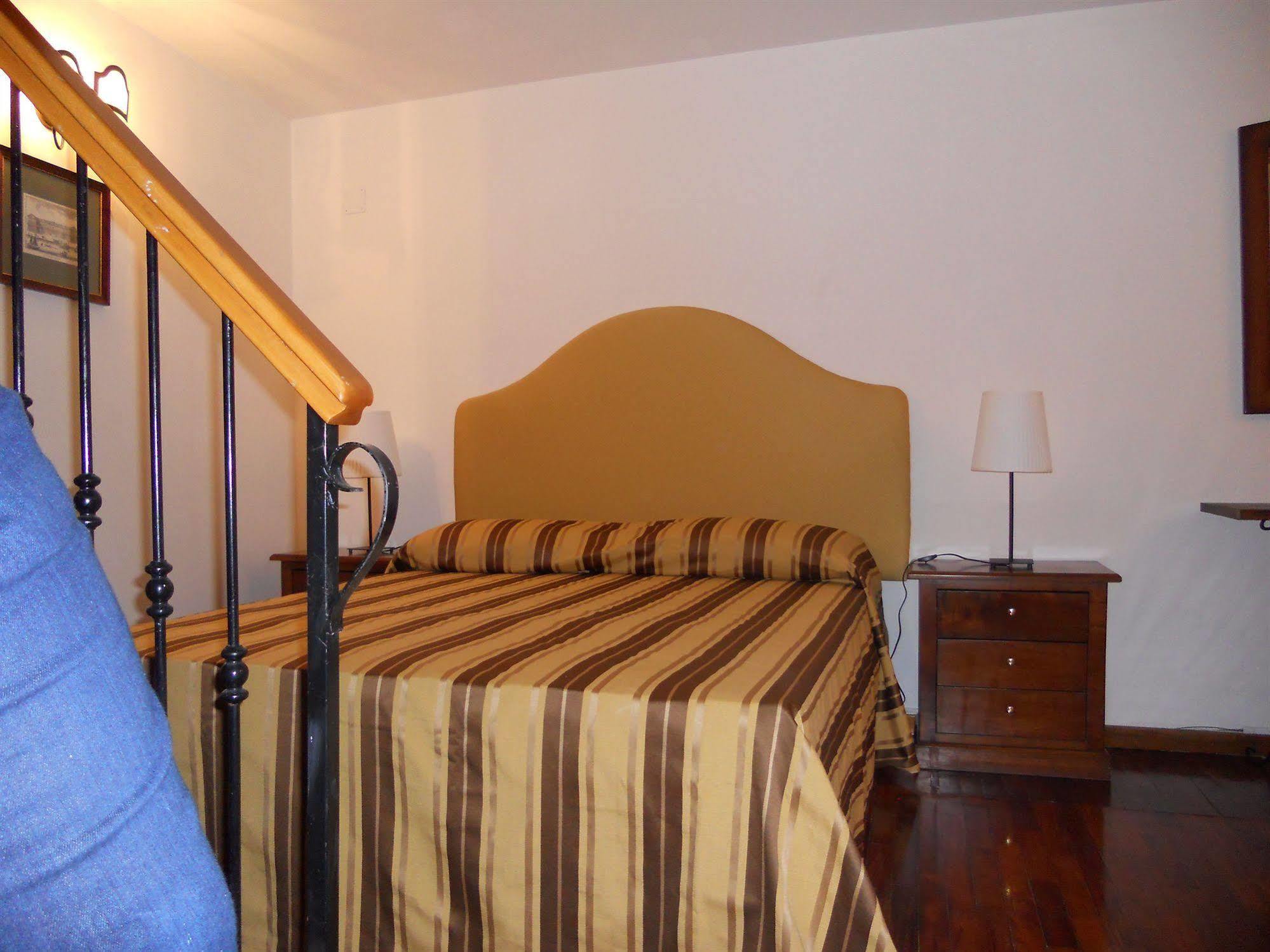 נאפולי Palazzo Magnocavallo B&B מראה חיצוני תמונה